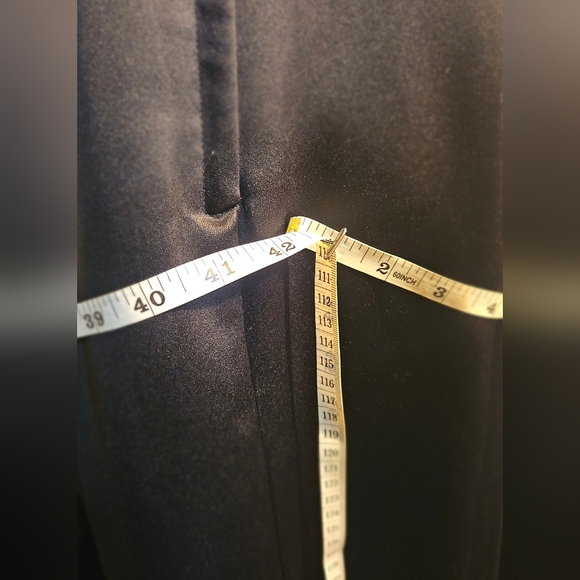 Black and White Strapless Dress. Size 12. Flare Hemline - Picture 4 of 8